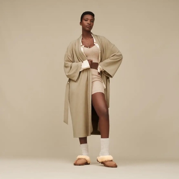 UGG Women’s Coquette Chestnut Brown Sheepskin Lined Mule Clogs - Picture 1 of 9